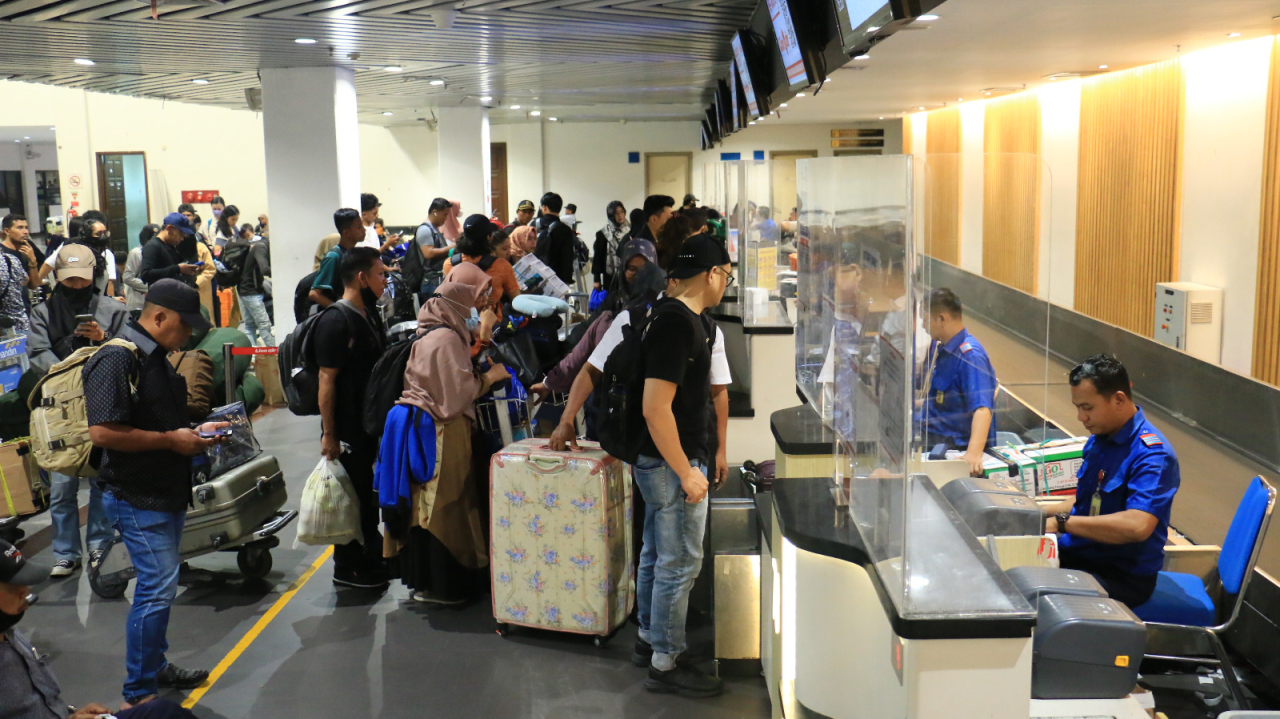 Suasana di Bandara Juanda (Foto: BPS)